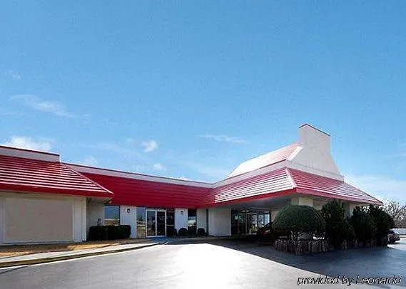 Hotel Econo Lodge Airport 2*